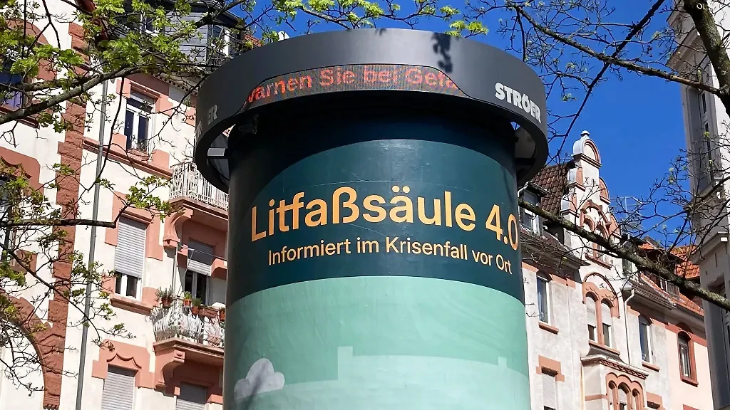 Dijital İlan Sütunu Elektrik Kesintilerinde Halkı Bilgilendirecek, © dpa Dijital İlan Sütunu Elektrik Kesintilerinde Halkı Bilgilendirecek, © dpa