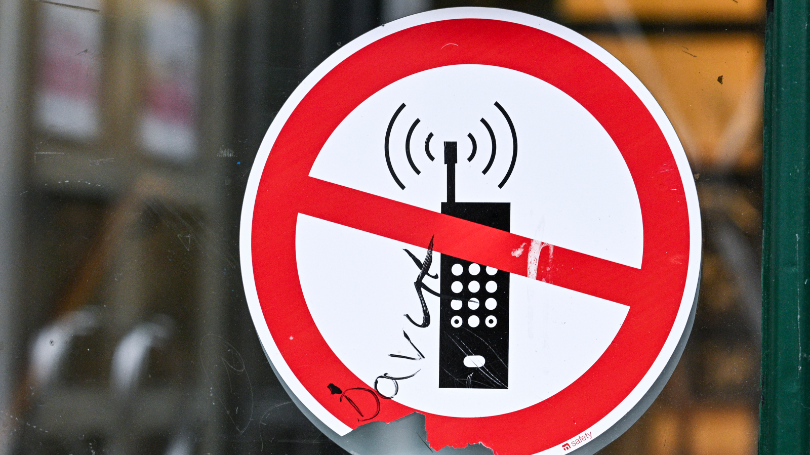 BW’de Okullarda Cep Telefonu Kullanımına Kısıtlama Geliyor!, © dpa