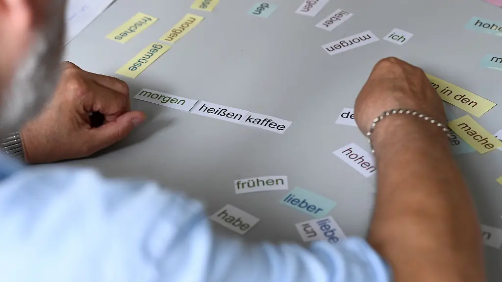 Her Beş Yetişkinden Biri Okuma Yazma Bilmiyor!, © dpa