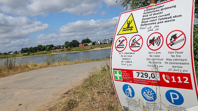 Ren Nehri’nde Beş Kişilik Kano Alabora Oldu!, © dpa