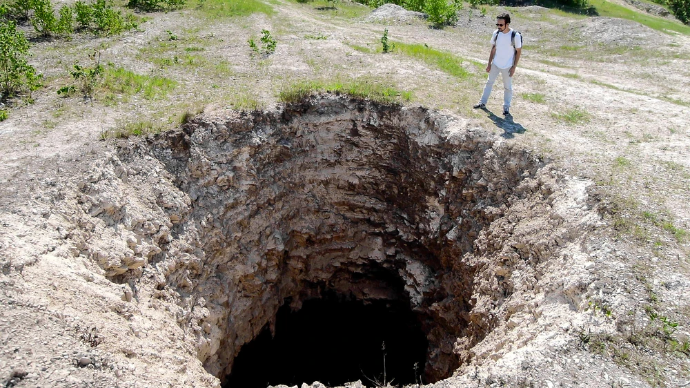 Konya'da Obruk Tehlikesi: Yerleşim Yerleri Tehdit Altında
, © shutterstock Konya'da Obruk Tehlikesi: Yerleşim Yerleri Tehdit Altında
, © shutterstock