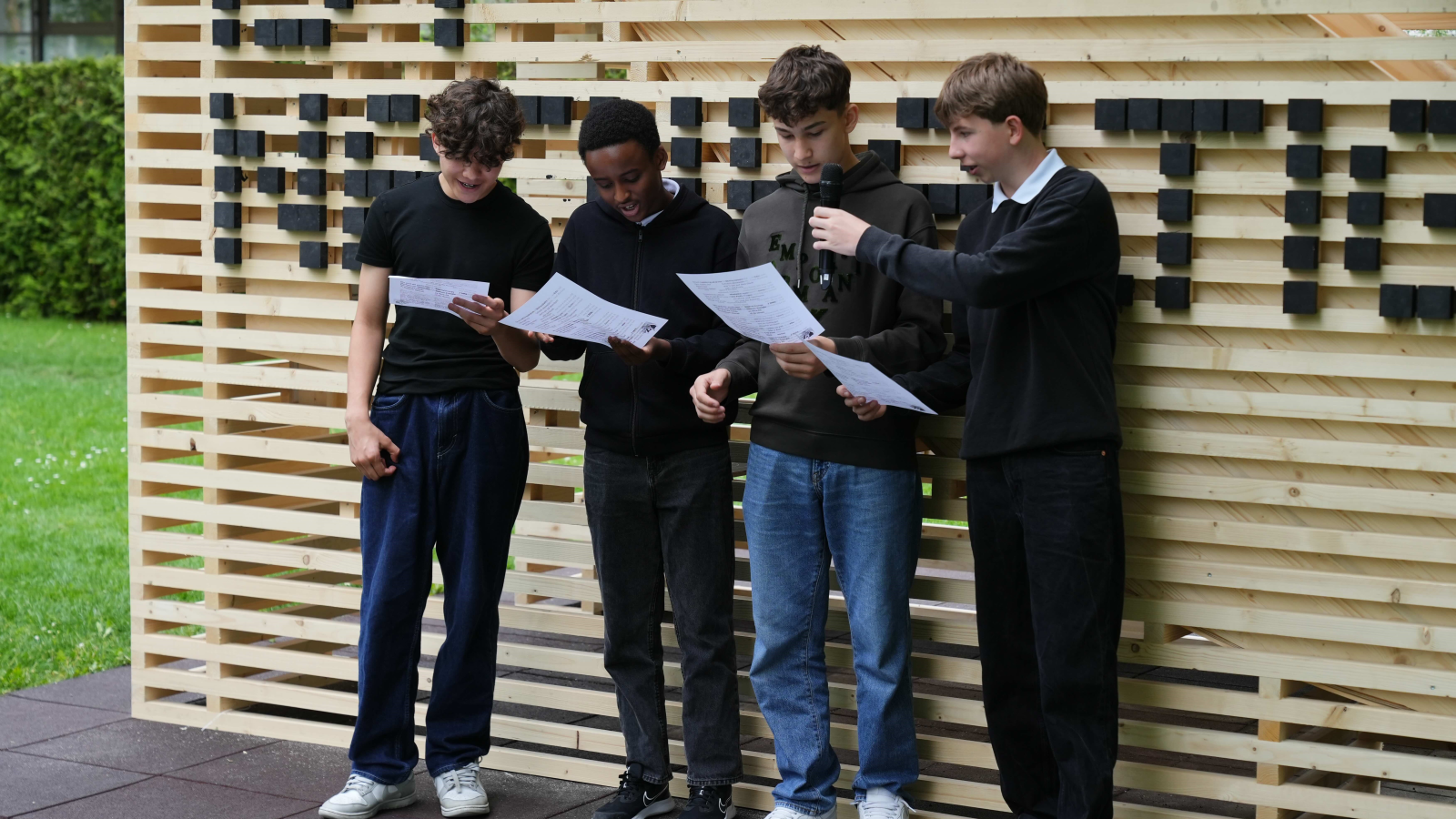 Die Zukunftsboxen mit nachhaltigen Botschaften, © holzkreislauf.li