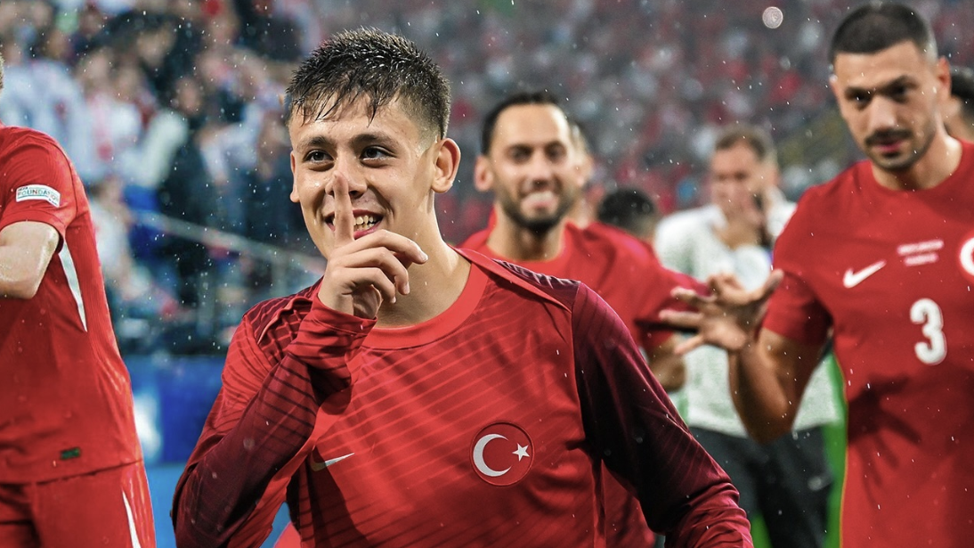 Arda Güler'in Annesi ve Ablası Paylaştı! Sosyal Medyada Yine Beğeni Yağdı, © Fotograf Arda Güler'in resmi instagram hesabından alınmıştır.