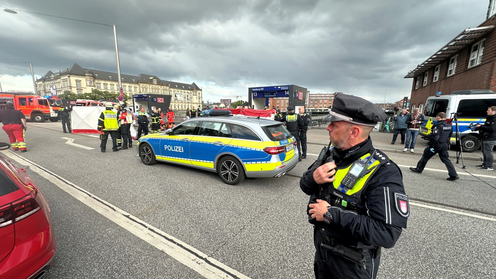 Hamburg`da Yaralananların Dördü Bremenli!, © dpa Hamburg`da Yaralananların Dördü Bremenli!, © dpa
