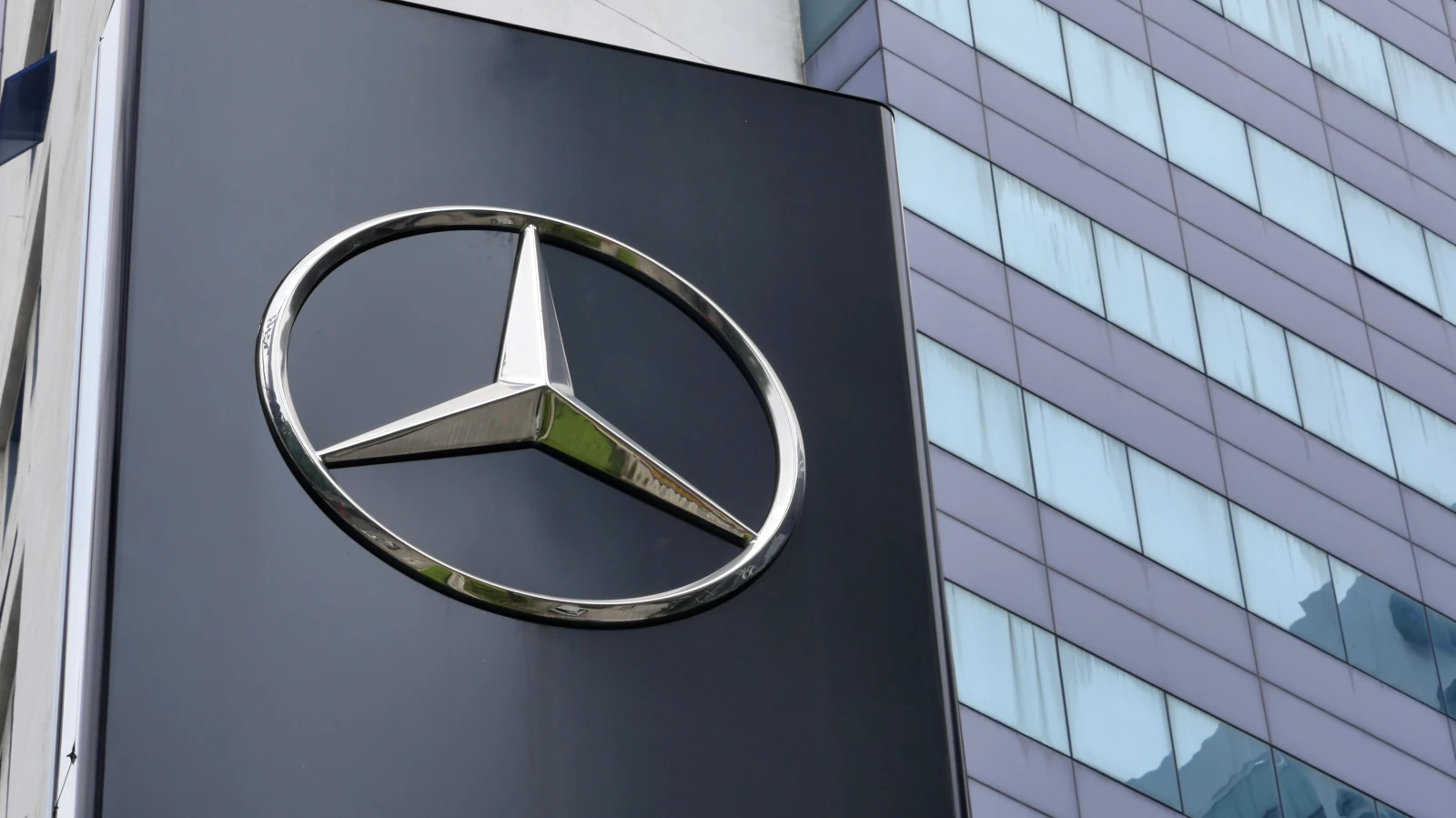 Mercedes-Benz şimdilerde teslimat sorunları yaşıyor, © stutterstock Mercedes-Benz şimdilerde teslimat sorunları yaşıyor, © stutterstock