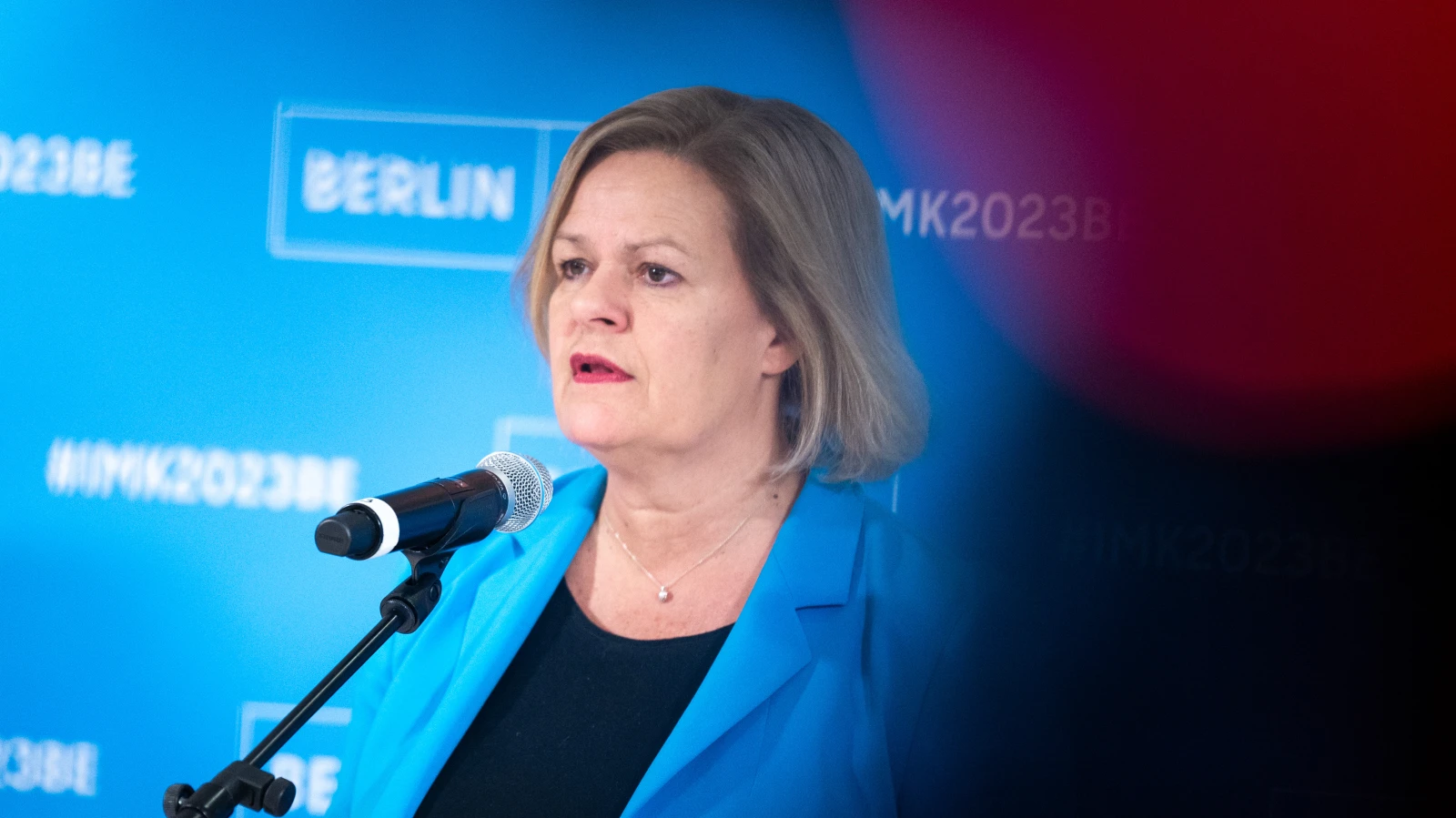 Almanya' da Çocuk İstismarı Vakaları Artıyor , © dpa Almanya' da Çocuk İstismarı Vakaları Artıyor , © dpa