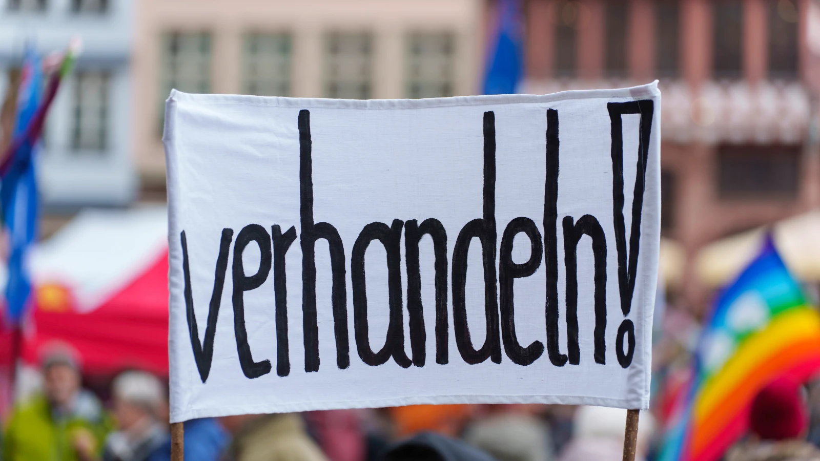 Ostermarsch: Frankfurt’ta 1.100 Kişi Barış İçin Yürüdü, © Andreas Arnold/dpa Ostermarsch: Frankfurt’ta 1.100 Kişi Barış İçin Yürüdü, © Andreas Arnold/dpa