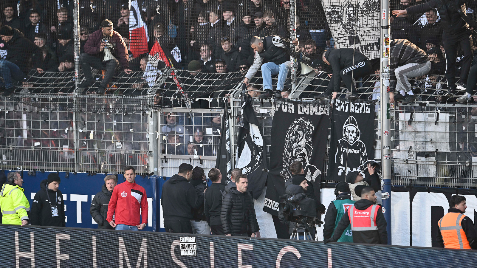Frankfurt-Bochum Maçı Öncesinde Gerginlik Yaşandı, © Anke Wälischmiller/dpa 