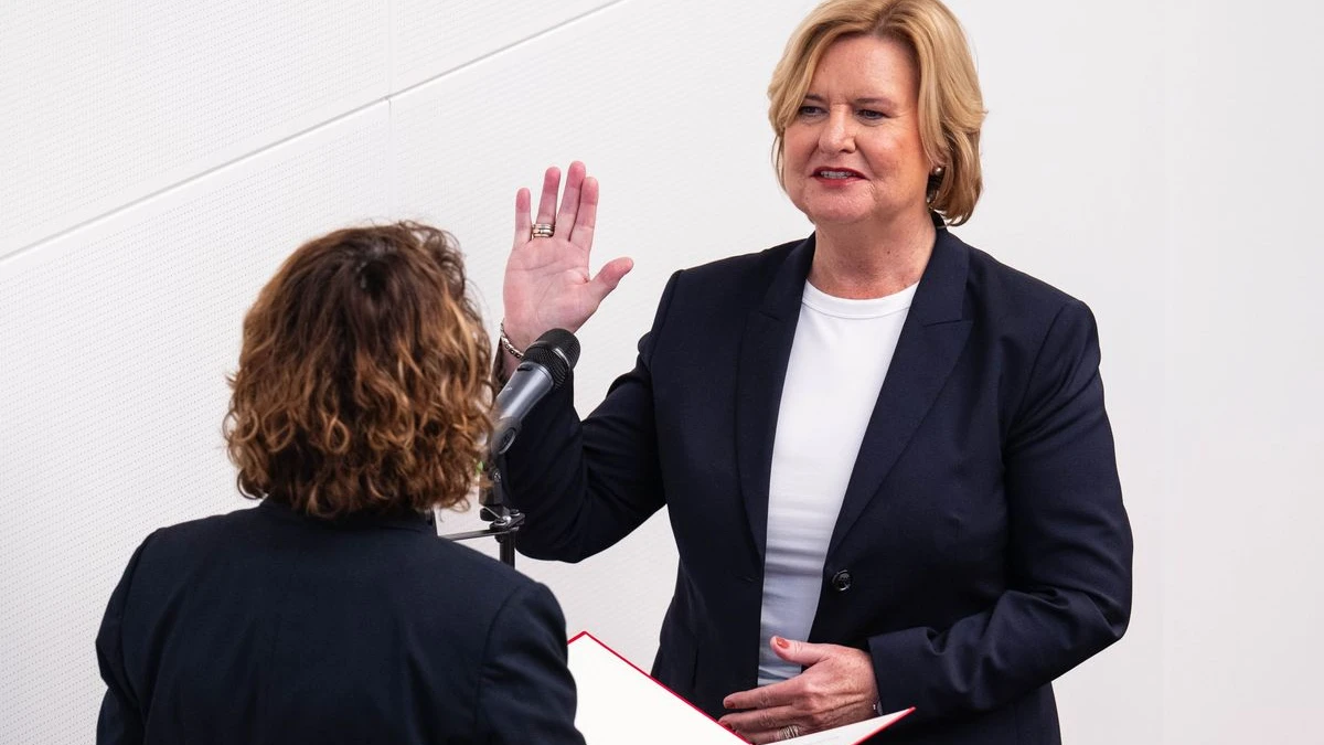 Bremen’in Yeni İçişleri Senatörü Eva Högl: “Bremeni bölünmüş görmüyorum”, © Sina Schuldt/dpa Bremen’in Yeni İçişleri Senatörü Eva Högl: “Bremeni bölünmüş görmüyorum”, © Sina Schuldt/dpa