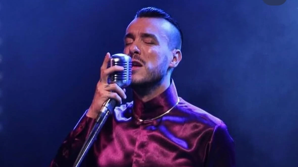 Cem Adrian Almanya Turnesinde Hayranlarıyla Buluşuyor, © cemadrian / instagram Cem Adrian Almanya Turnesinde Hayranlarıyla Buluşuyor, © cemadrian / instagram