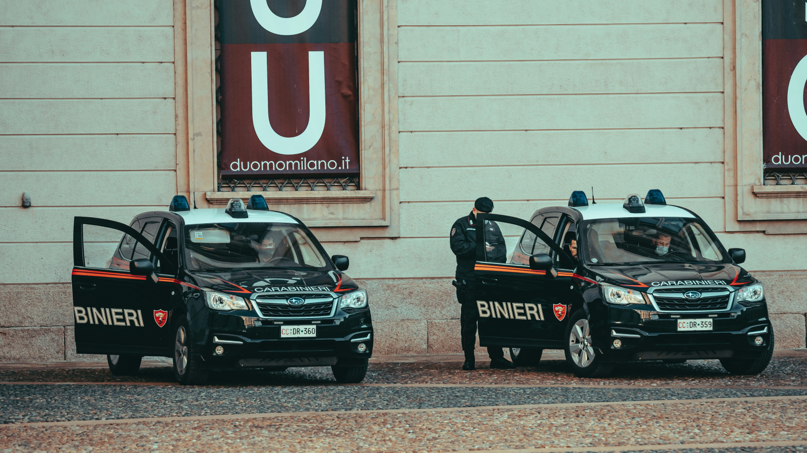 Mann erschiesst in Südtirol eine Frau und verschanzt sich, © Unsplash/Mikita Yo