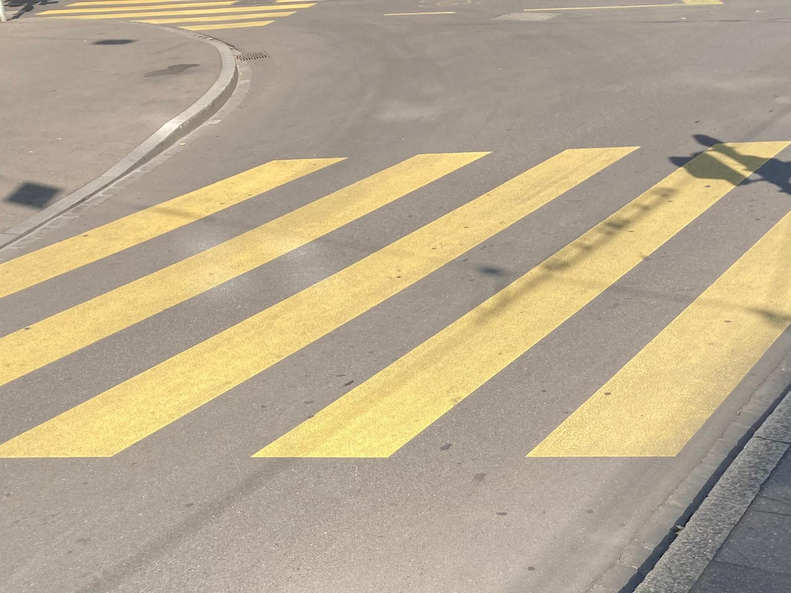 Gelbe Streifen mit Geschichte
