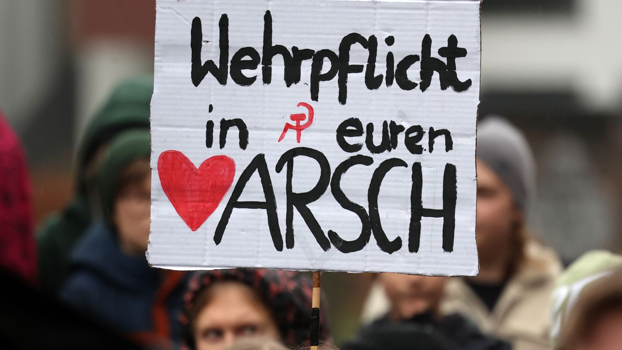 Hessen’de öğrenciler askerlik hizmetine karşı sokakta!, © Bernd Wüstneck/dpa