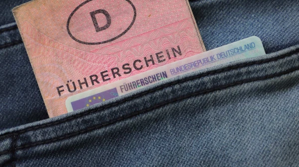 Führerscheinumtausch: Dokument von 1999 bis 2001 jetzt erneuern, © mahc, Shutterstock Führerscheinumtausch: Dokument von 1999 bis 2001 jetzt erneuern, © mahc, Shutterstock