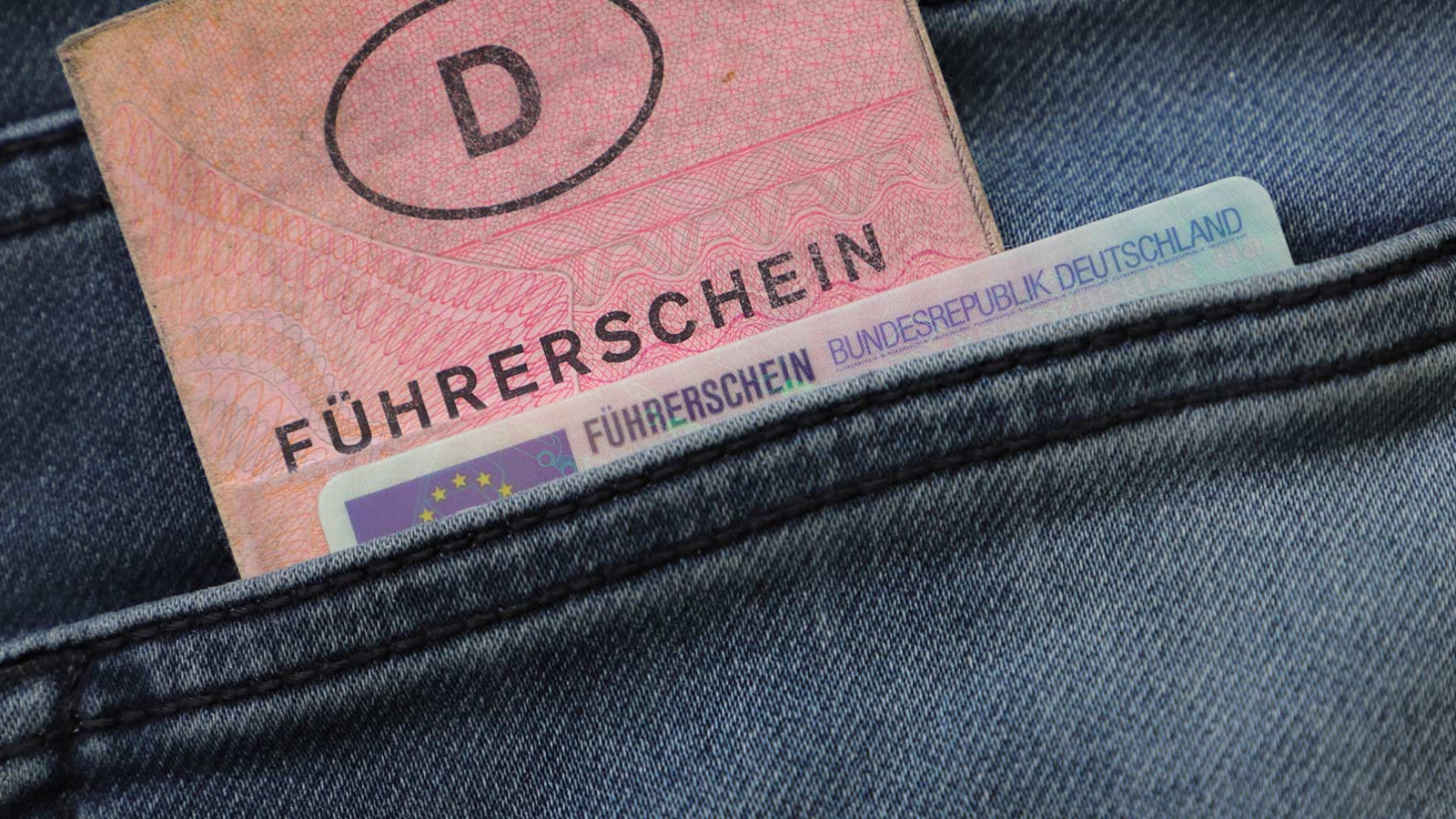 Führerscheinumtausch: Dokument von 1999 bis 2001 jetzt erneuern, © mahc, Shutterstock