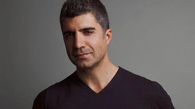 Özcan Deniz Almanya'da Aşka Geldi, © Ozcan Deniz Özcan Deniz Almanya'da Aşka Geldi, © Ozcan Deniz