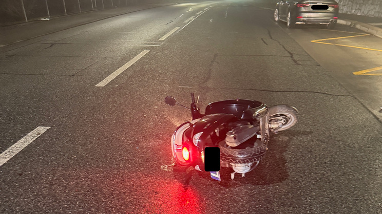 Motorradfahrerin bei Selbstunfall in Vaduz verletzt, © Landespolizei