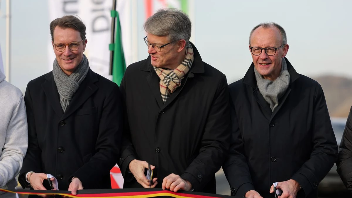 A45 Rahmedetal Köprüsü Yeniden Açıldı: Lüdenscheid Rahat Bir Nefes Aldı, © Rolf Vennenbernd/dpa A45 Rahmedetal Köprüsü Yeniden Açıldı: Lüdenscheid Rahat Bir Nefes Aldı, © Rolf Vennenbernd/dpa