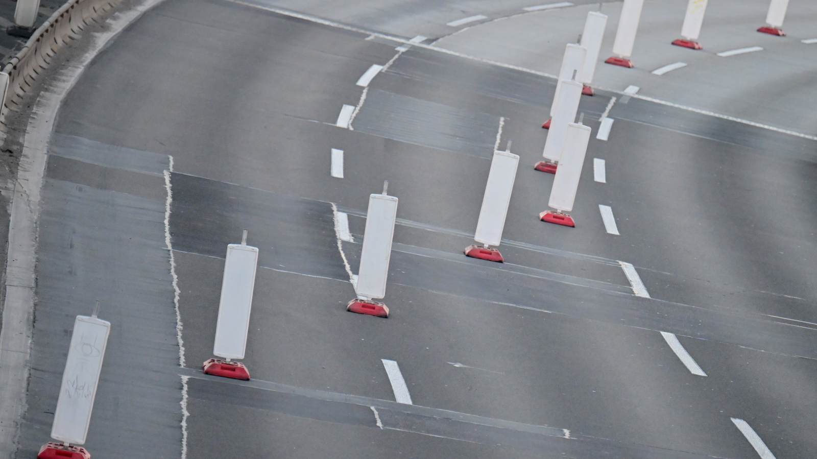 A100 Otoyolunda Sorunlar Yaşanıyor: Senatör Bonde’den Hızlı Köprü Umudu!, © dpa