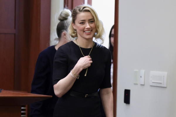 Allen Grund zum Glück: Amber Heard, © Evelyn Hockstein/Pool Reuters/AP/dpa