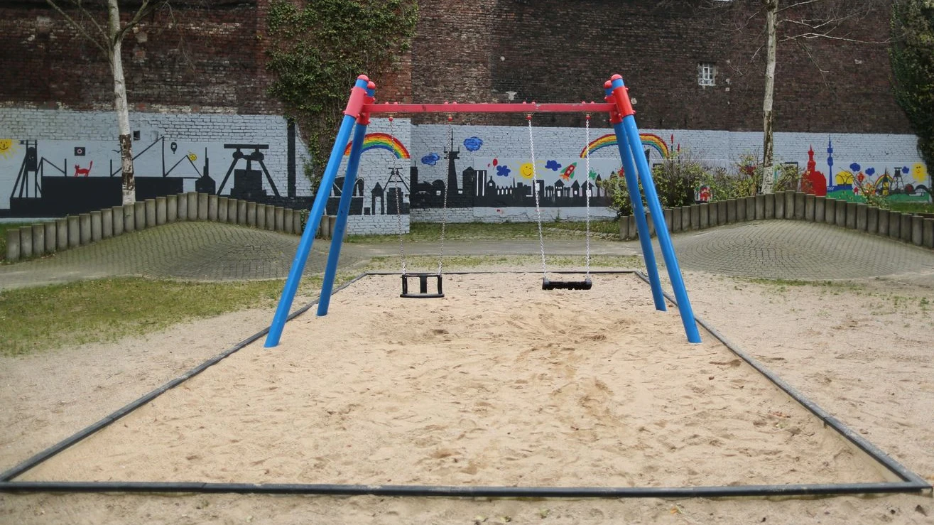 Reinickendorf’ta Oyun Parkları Kapatıldı!, © Ina Fassbender/dpa Reinickendorf’ta Oyun Parkları Kapatıldı!, © Ina Fassbender/dpa