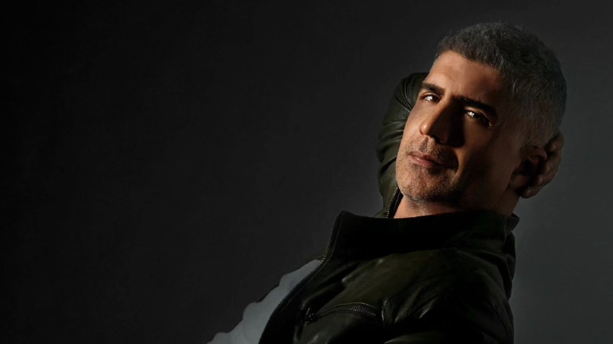 Çağlayan Topaloğlu’ndan Özcan Deniz’e Sert Eleştiri: Ekmek Yediğin Kaba Pislemeyeceksin!, © Fotograf sanatçının resmi instagram sayfasından alınmıştır.