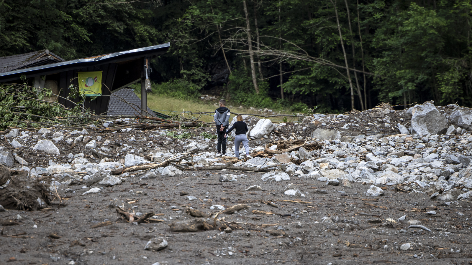 Suche nach vermisster Person im Misox läuft weiter, © Keystone / Michael Buholzer