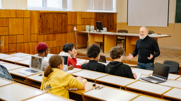 Wie wird man Professorin oder Professor an der Universität?, © Yan Krukau