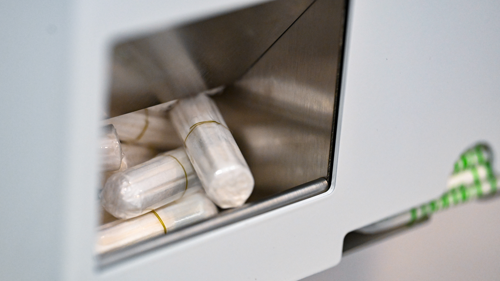 Bremen ve Bremerhaven’deki ortaöğretim okullarında öğrencilere ücretsiz regl ürünleri sağlanmaya devam edilecek. , ©  Bernd Weißbrod/dpa