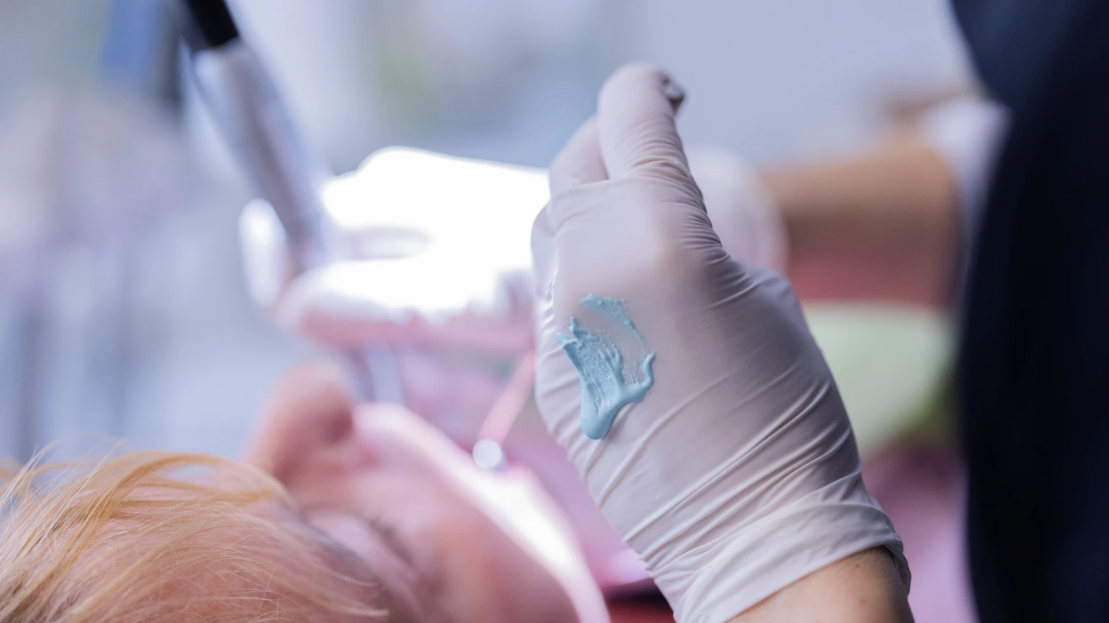 Sosyal devlet tartışması: Diş hekimi masrafları hastalara mı bırakılacak?, © Rolf Vennenbernd/dpa Sosyal devlet tartışması: Diş hekimi masrafları hastalara mı bırakılacak?, © Rolf Vennenbernd/dpa