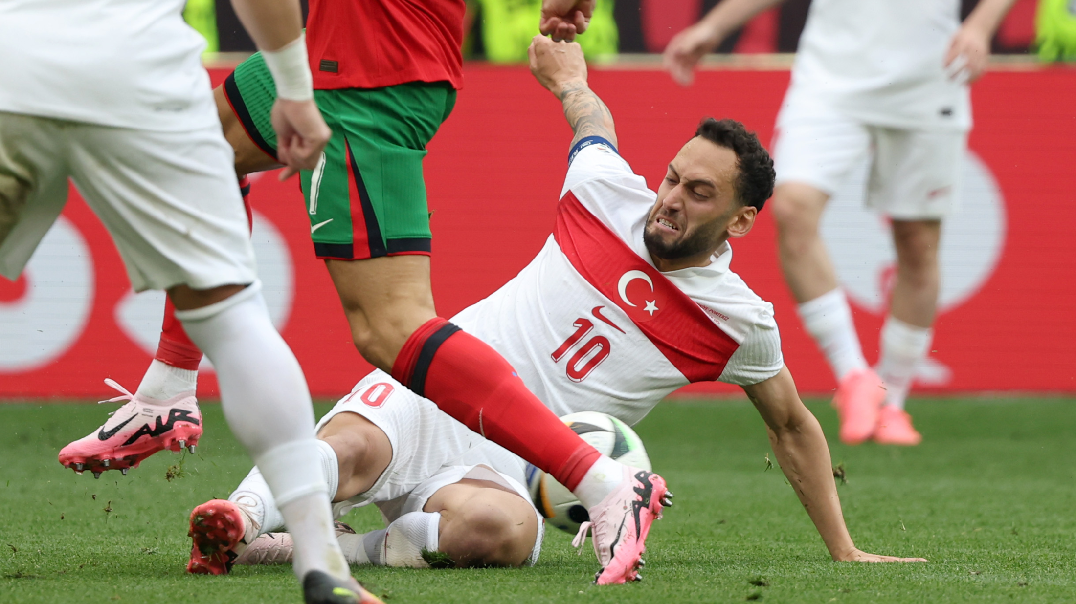 © Hakan Çalhanoğlu