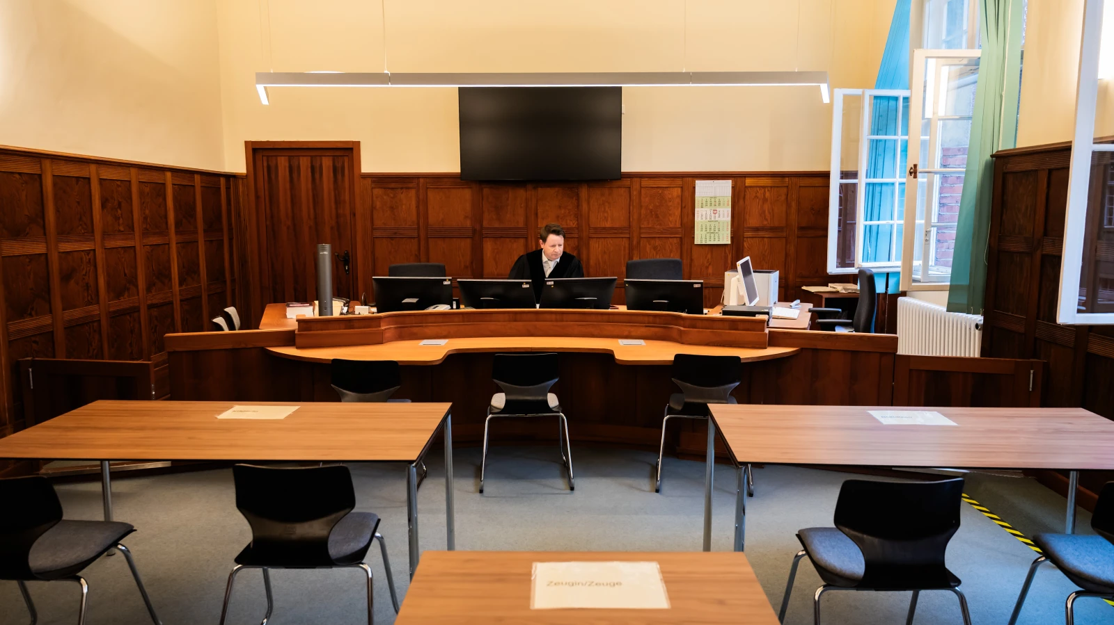 Emekli Hakimler Görev Başına!, © dpa Emekli Hakimler Görev Başına!, © dpa