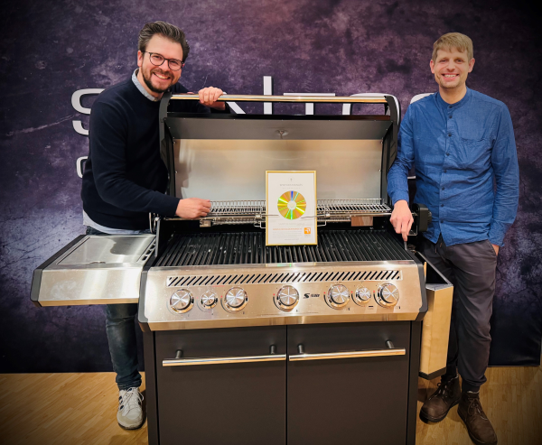 Urkundenübergabe Spot des Monats September, © more Marketing