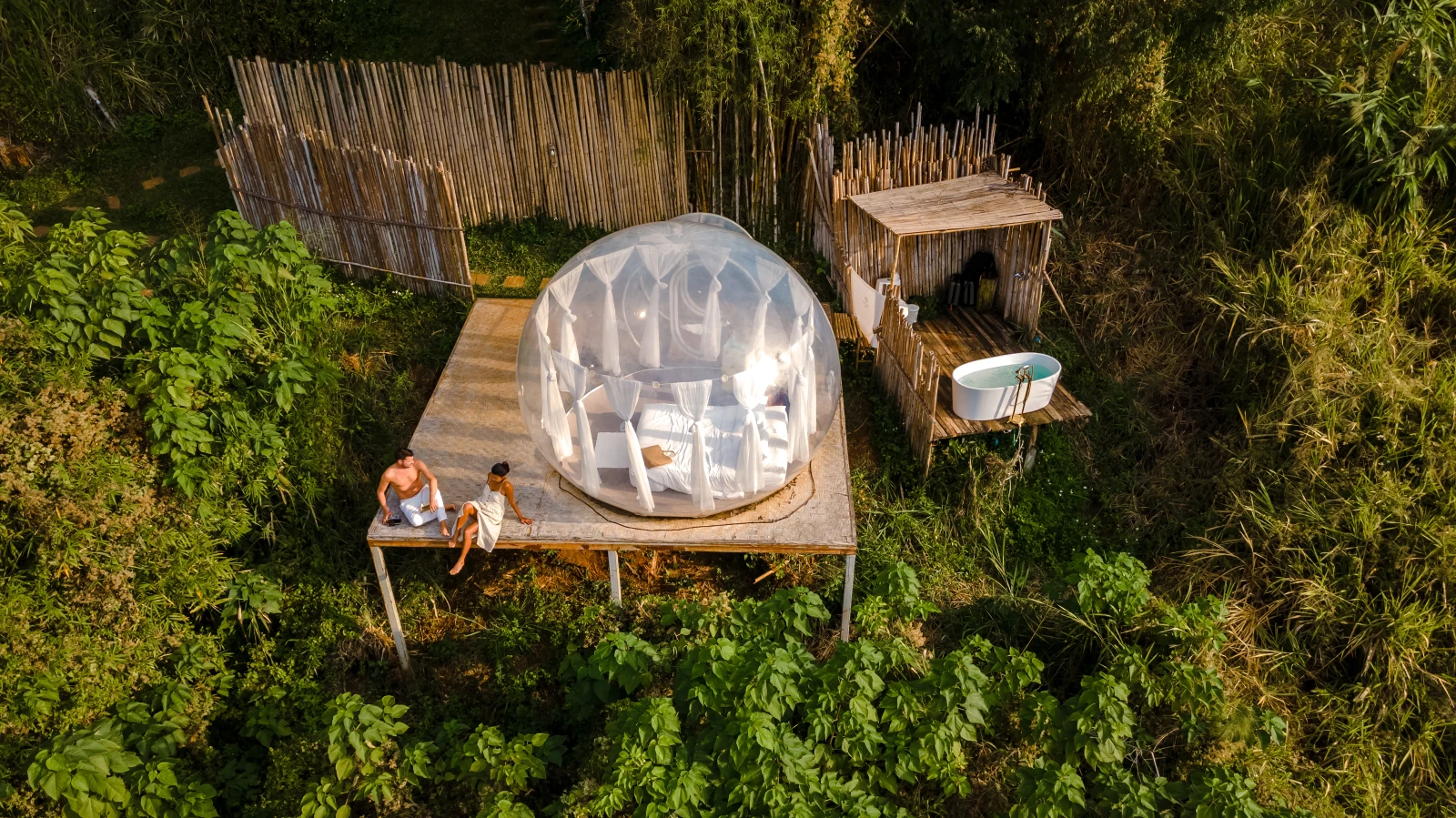 Glamping Domes/ Bubble Tent, © Foto: fokke baarssen, Shutterstock Glamping Domes/ Bubble Tent, © Foto: fokke baarssen, Shutterstock