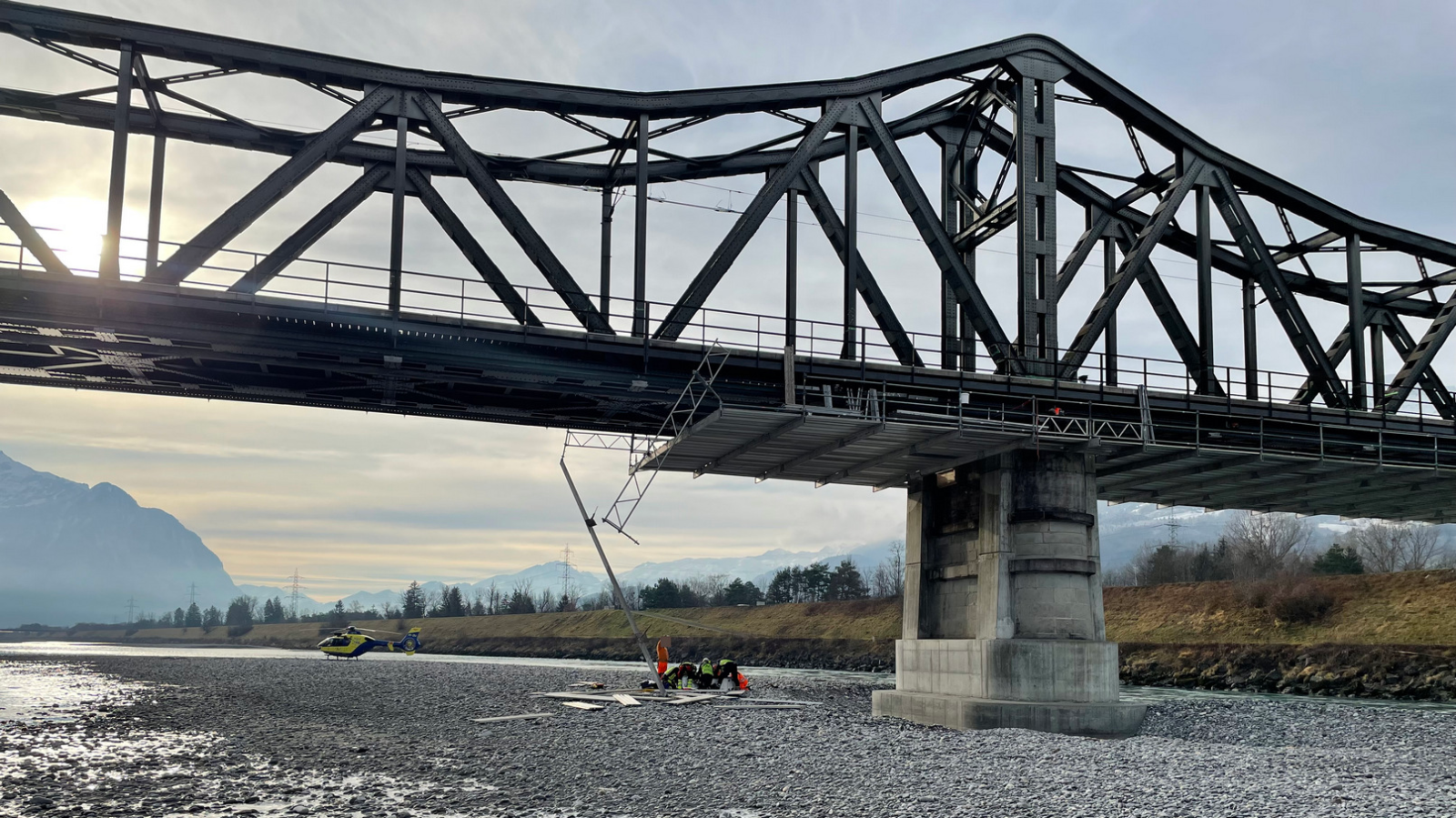 Arbeiter stürzt in Schaan acht Meter in die Tiefe, © lpfl