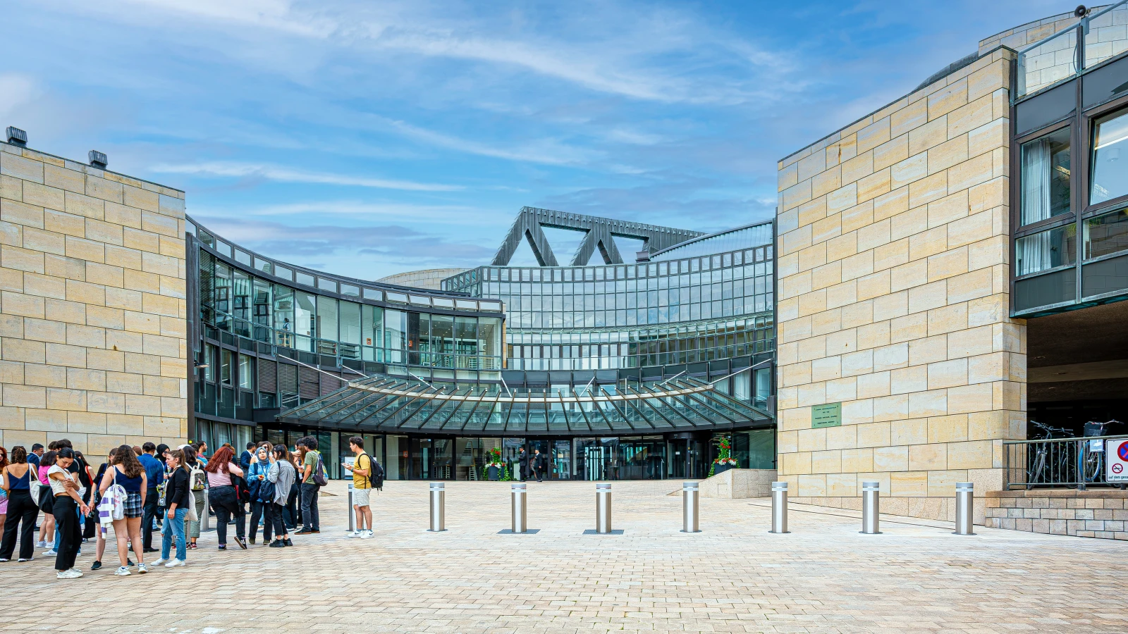 Düsseldorf Eyalet Meclisi’ne Milyonlarca Euroluk Yenileme Operasyonu, © shutterstock Düsseldorf Eyalet Meclisi’ne Milyonlarca Euroluk Yenileme Operasyonu, © shutterstock