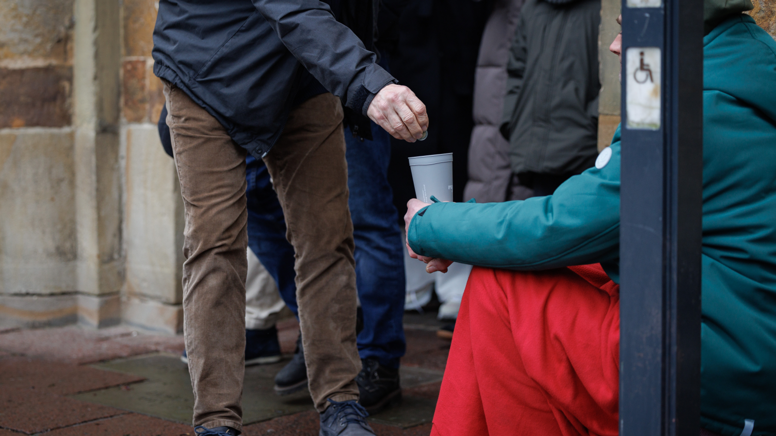 Darmstadt’ta Dilenmeye Kısıtlama!, ©  Friso Gentsch/dpa