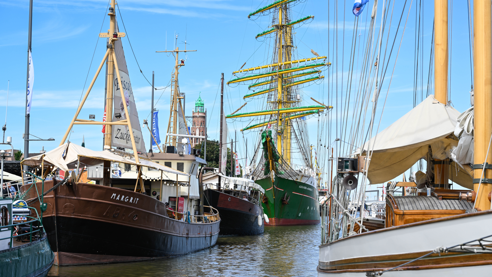 Bremerhaven Gemi Meraklılarını Bekliyor!, © dpa