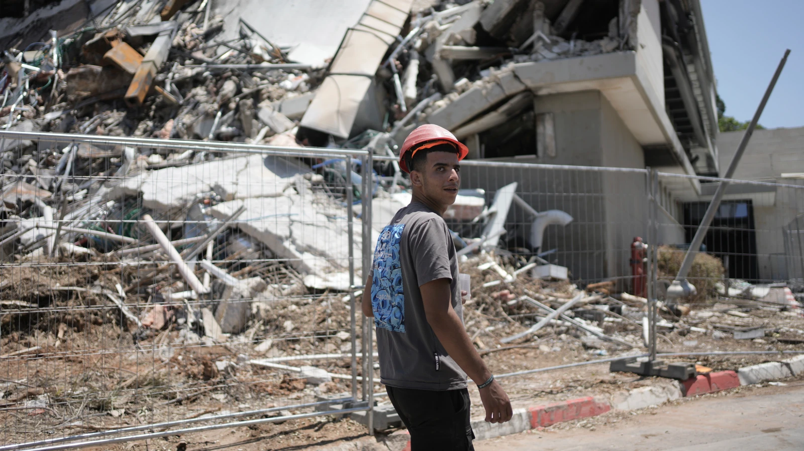 İran ile İsrail arasındaki gerilim bir hafta önce bugün sıcak savaşa dönüştü. Dün akşam da iki bölge için hareketli geçti, © Maya Alleruzzo/AP/dpa İran ile İsrail arasındaki gerilim bir hafta önce bugün sıcak savaşa dönüştü. Dün akşam da iki bölge için hareketli geçti, © Maya Alleruzzo/AP/dpa