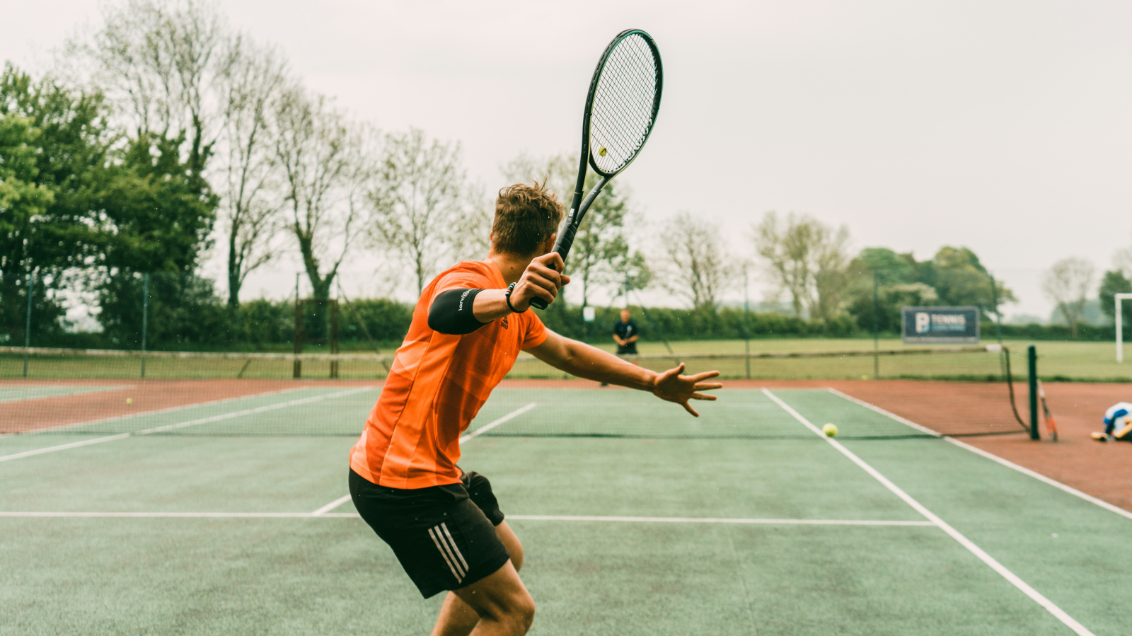 Emma Gschwend und Robin Forster sind neue Tennis Landesmeister, © Unsplash/Chino Rocha