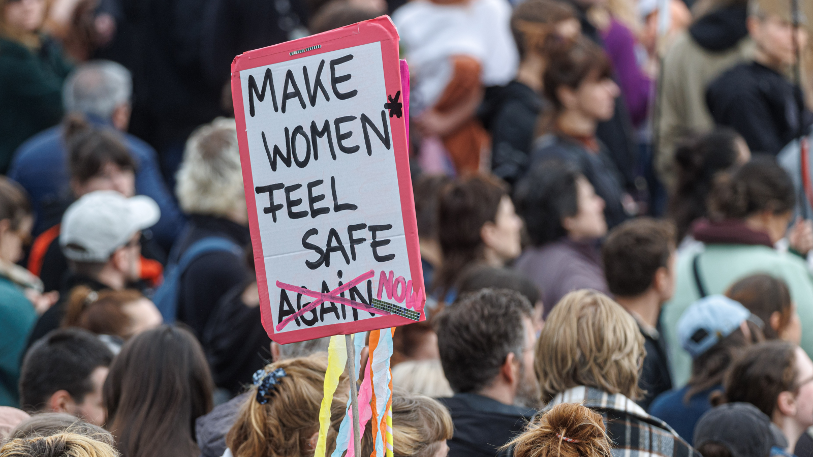 Hamburg’da Kadınlar Eşitlik İçin Meydana Çıktı, © Markus Scholz/dpa