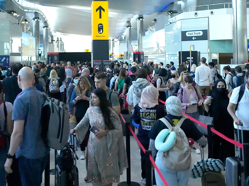 Beeinträchtigungen für fast jeden dritten Luftfahrt-Passagier, © Keystone/SDA Beeinträchtigungen für fast jeden dritten Luftfahrt-Passagier, © Keystone/SDA