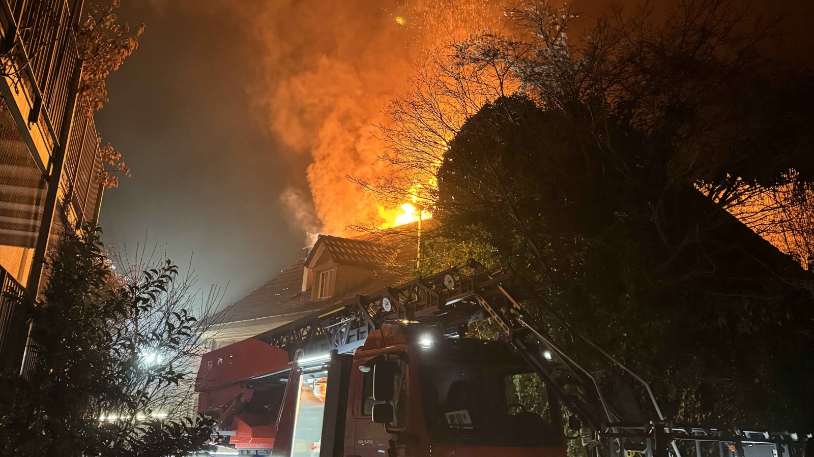 Staad: Dachstockbrand eines Einfamilienhauses, © Kantonspolizei St. Gallen