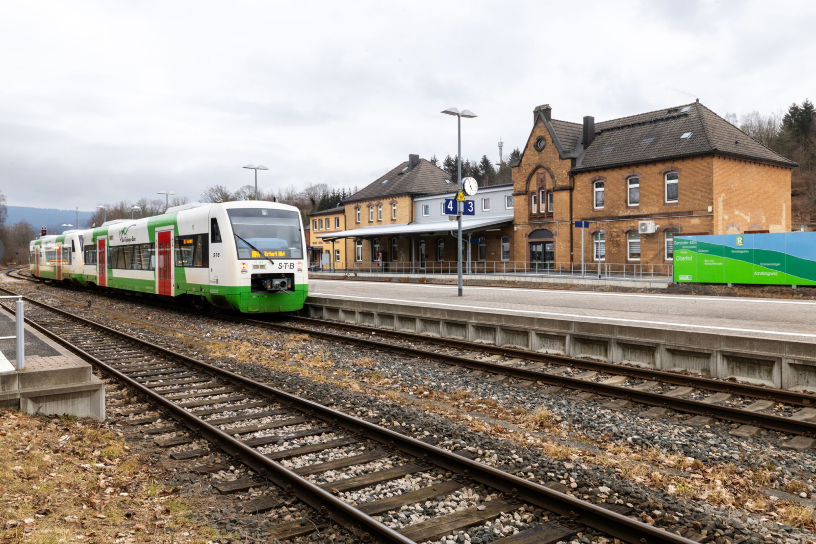 Die Landreise Schmalkalden-Meiningen und Hildburghausen sowie die kreisfreie Stadt Suhl wollen in den VMT-Verkehrsverbund. (Archivbild), © Michael Reichel/dpa