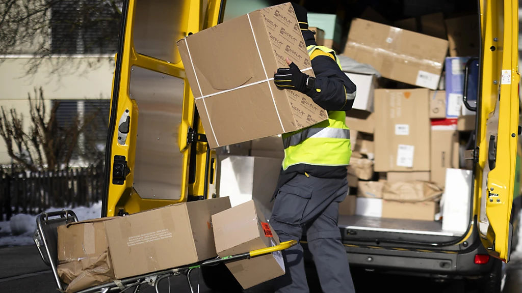 Leichter Rückgang der Post-Pakete 2023 gegenüber dem Vorjahr, © Keystone-SDA Leichter Rückgang der Post-Pakete 2023 gegenüber dem Vorjahr, © Keystone-SDA