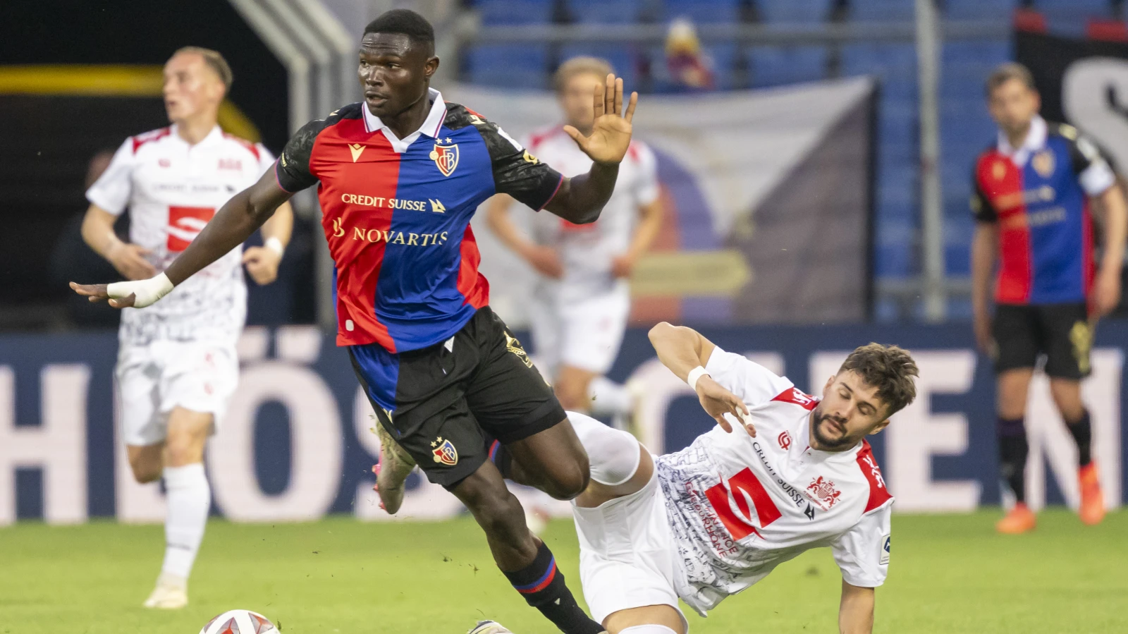 Lausanne-Ouchy steigt ab, © Keystone/SDA Lausanne-Ouchy steigt ab, © Keystone/SDA