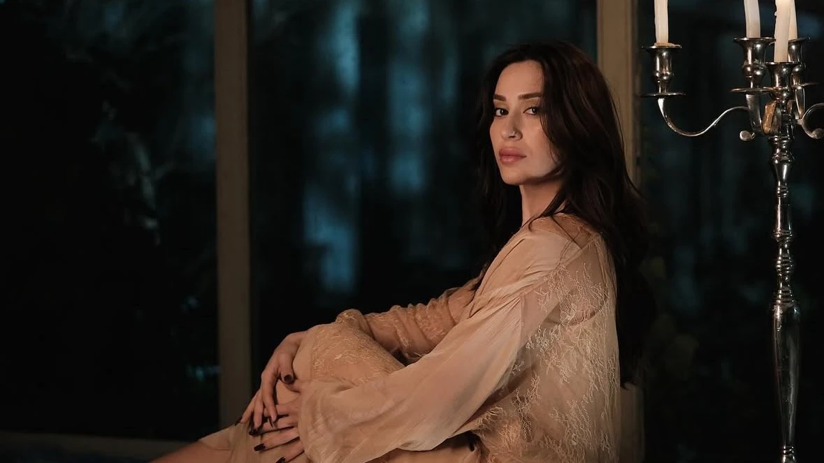 Afra’dan Mitolojik Bir Aşk Hikayesi: Yasemen, © elifafrakilic / instagram Afra’dan Mitolojik Bir Aşk Hikayesi: Yasemen, © elifafrakilic / instagram