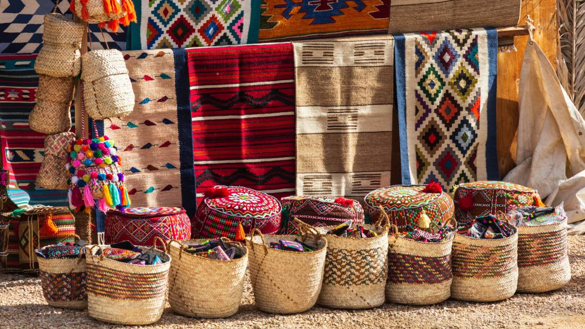 Endstation Zoll: Darauf solltet ihr bei der Abreise aus einem Urlaubsland achten, © Foto: Nastya Smirnova RF / Shutterstock