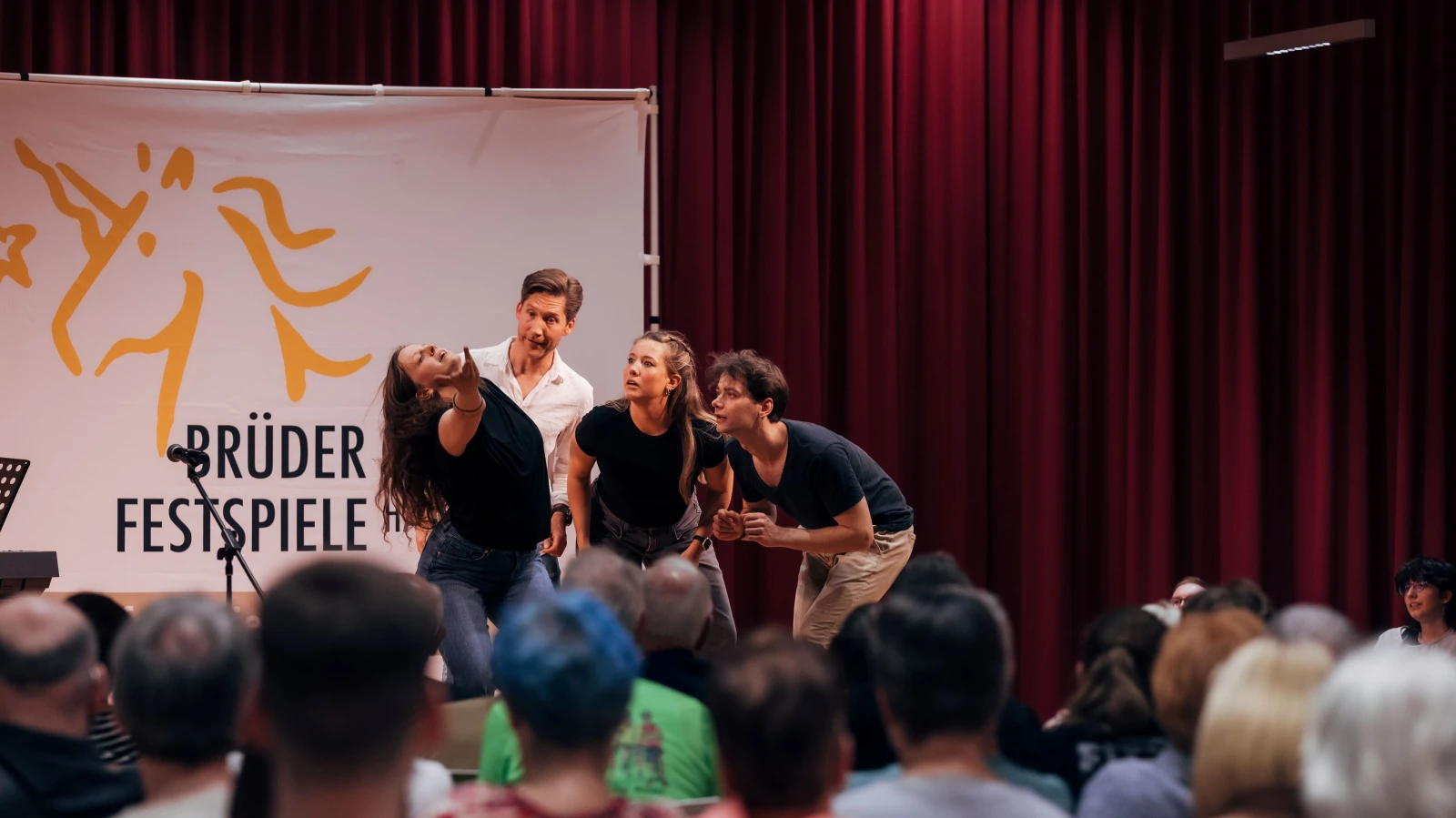 Brüder Grimm Festspiele 41. Kez Sahnede: “Cesaret” Temasıyla Masallara Modern Bir Dokunuş, © Brüder Grimm Festspiele / Hendrik Nix Brüder Grimm Festspiele 41. Kez Sahnede: “Cesaret” Temasıyla Masallara Modern Bir Dokunuş, © Brüder Grimm Festspiele / Hendrik Nix