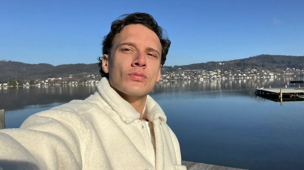 Edis Yeniden Global Listelerde, © Fotoğraf sanatçının resmi instagram hesabından alınmıştır. Edis Yeniden Global Listelerde, © Fotoğraf sanatçının resmi instagram hesabından alınmıştır.